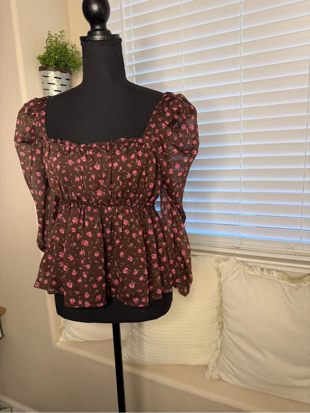 Astr The Label Floral Print Smocked Babydoll Blouse Puff Sleeve Peplum Top